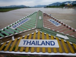 15 チェンライ (た) タイ