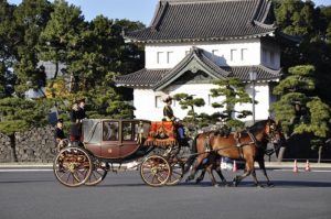 (皇居1)外国人大使!馬車に乗っての登場!! (こ) 皇居(5)