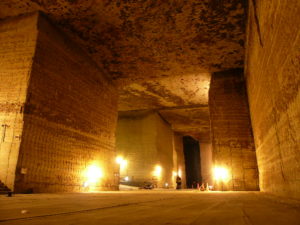 大谷石採掘(栃木)