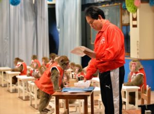 日光猿軍団(栃木)7 猿軍団がステージ上で大暴れ! 日光猿軍団